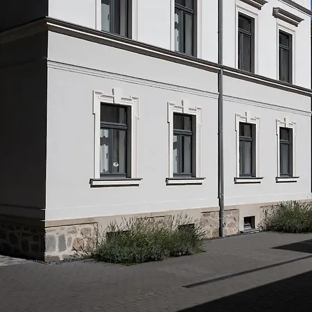 Villa, Wein Und Garten
