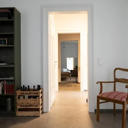Villa, Wein Und Garten アパート